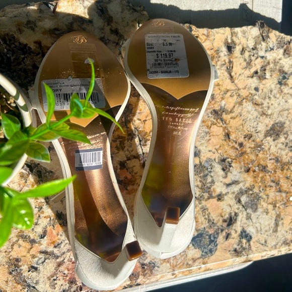 - TED BAKER Saralia white satin embellished ankle strap sandals size  38.5 Us 8 - Picture 11 of 11